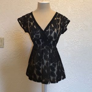 NWOT Lace top sz S